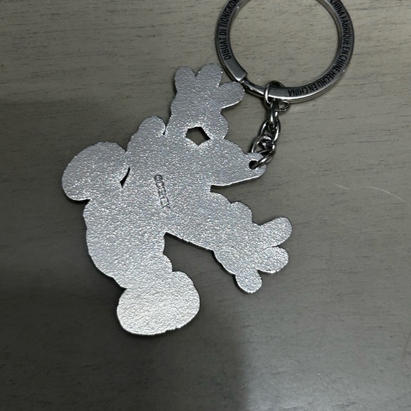 Disney Parks Keychain Mickey Mouse Blue NEW No Tag - Picture 4 of 4